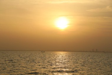 Harbor 'da bir gemi.