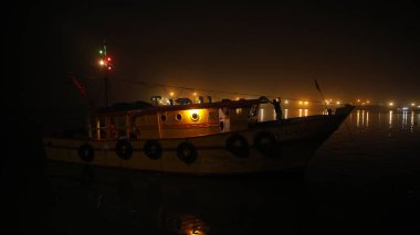 Gece çalışan Hintli Balıkçılar