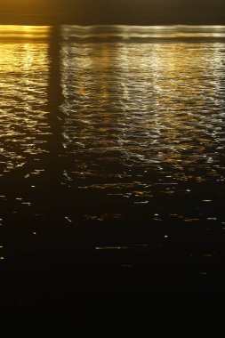 Sudaki Işık Yansıması