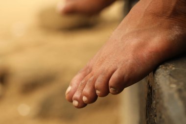 Erkek model ayak yakın plan.