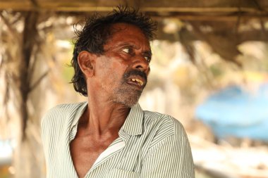 20 Haziran 2024 'te Vizag Hindistan sahilinde yaşlı balıkçılar.