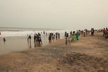 Kakinada Sahili 'nde Hindistan' da turistler