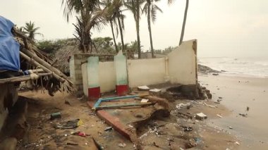 Hasarlı Balıkçı Kulübesi Kakinada Sahili 5 Şubat 2025