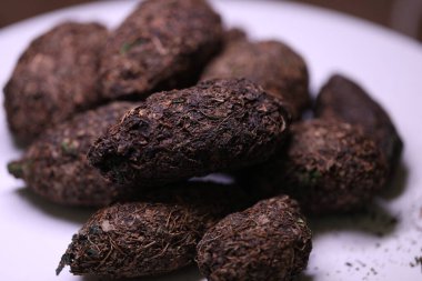 Satılık Grayish kurutulmuş marihuana tomurcukları