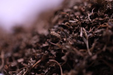Kurutulmuş Gri Marihuana Satmak için Yapraklar