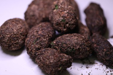 Satılık Grayish kurutulmuş marihuana tomurcukları