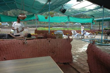 Kadın Terapist Rahatlatıcı Vücut Masajı 25 Ağustos 2025 Hyderabad Hindistan