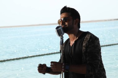 Klasik Mikrofon Bangkok Tayland 'da Erkek Şarkıcı 20 Temmuz 2025