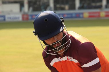 20 Temmuz 2025 'te Hyderabad Hindistan' da Miğferli Kriket oyuncusu