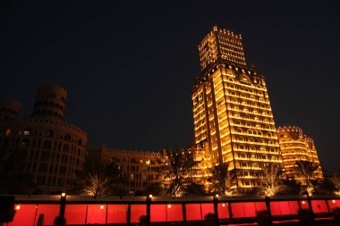 Otel Binasında Işıklar Dekorasyonu