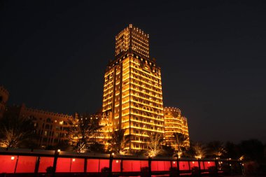 Otel Binasında Işıklar Dekorasyonu