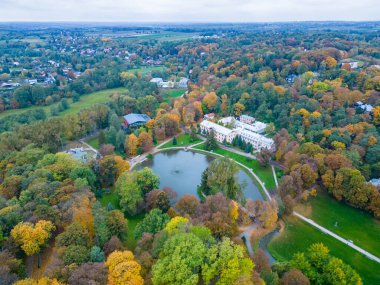 Naleczow sanatoryumundaki Spa Parkı