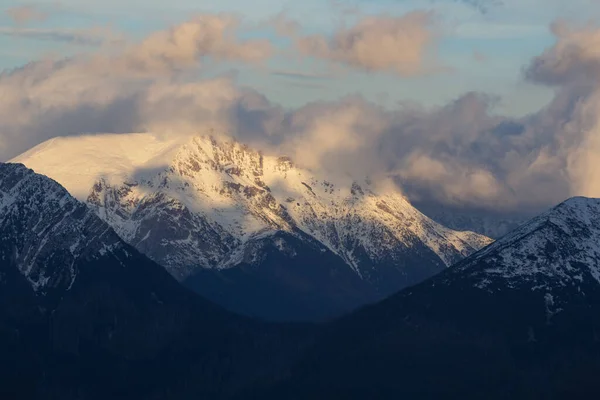 Pôr Sol Durante Inverno Montanhas Tatra — Fotografia de Stock