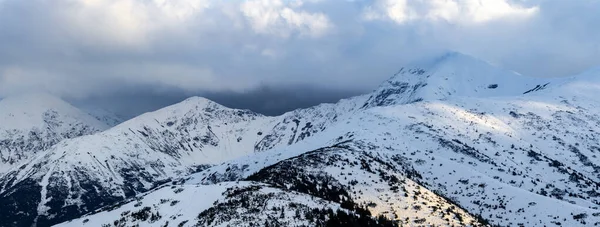 Monti Tatra Invernali Montagne Rakon Wolowiec — Foto Stock