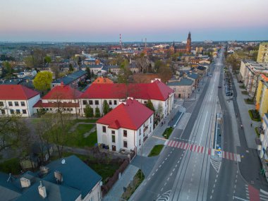 Gün batımında İHA 'dan Pabianice şehrini izle