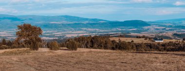 Bystrzyckie Dağları ve Klodzko Vadisi manzarası