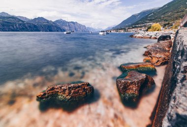 Lago di Garda ve çevresindeki Alpler - İtalya