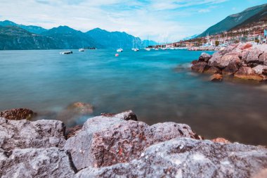 Lago di Garda ve çevresindeki Alpler - İtalya