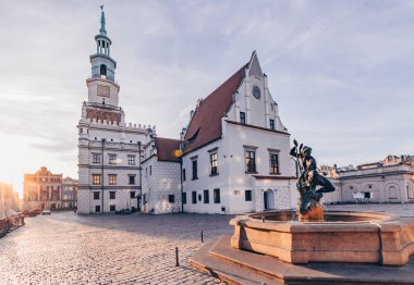Şehir Merkezi ve Belediye Binası - Poznan - Polonya