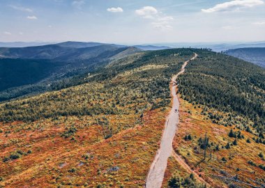 Malinowska kayası boyunca Skrzyczne dağına giden yol - Silesian Beskids - Szczyrk, Wisla - Polonya