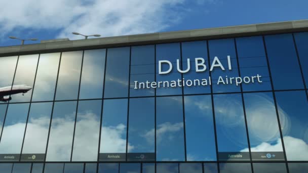 Atterraggio Aereo Dubai Emirati Arabi Uniti Arrivo Città Con Terminal — Video Stock