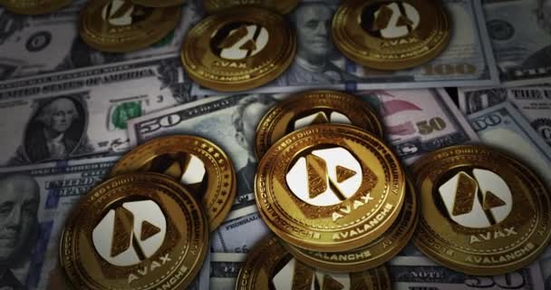 Лавина Avax Криптовалюта Золотая Монета Над Банкнотами Доллара Криптовалюта Фоне — стоковое видео