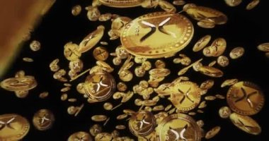 Dalgalanan XRP kripto para birimi altın sikkeler arasında izole uçuyor. Dönen altın metal madeni paralar soyut kavram kalıplarını döndürür. Döngüsüz ve pürüzsüz 3d canlandırma.
