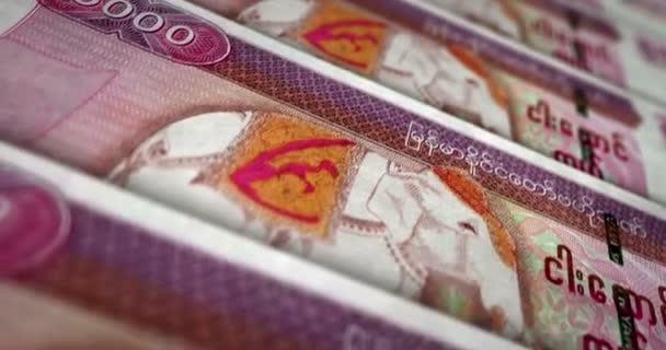 Myanmar Geld Birma Kyat Geldtelmachine Met Bankbiljetten Snelle 5000 Mmk — Stockvideo