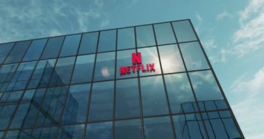 Los Gatos, California, 12 Eylül 2023: Netflix Anonim Şirketi 'nin cam bina konsepti. Netflix TV ve VOD yayın platformu sembolü 3D ön cephede..