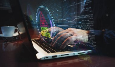 Siber saldırı hackleme ve virüs ağı güvenlik ihlali sembolü ve klavye yazan adam. Eller dizüstü bilgisayarda. Teknoloji ve arka plan soyut konsept çizimi.