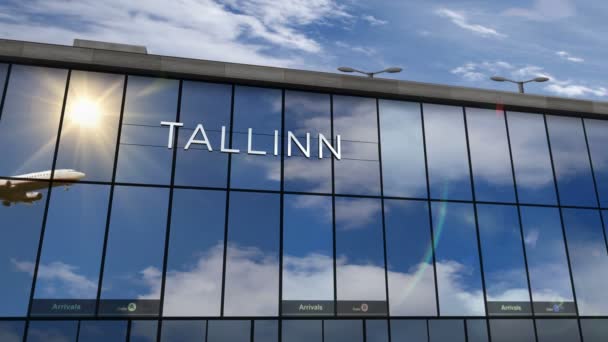 Avião Aterrissando Tallinn Estónia Chegada Cidade Com Terminal Aeroporto Vidro — Vídeo de Stock