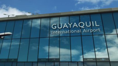 Uçak Guayaquil, Ekvador 3D 'ye iniyor. Cam havaalanı terminali ve jet uçağının yansımasıyla şehre vardık. Seyahat, iş, turizm ve ulaşım 3D konsepti.