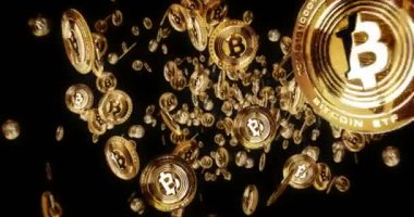 Bitcoin ETF şifreli para birimi altın paraların arasında uçuyor. Dönen altın metal madeni paralar soyut kavram kalıplarını döndürür. Döngüsüz ve pürüzsüz 3d canlandırma.