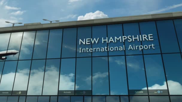 Plane Landing New Hampshire Usa Arrival City Glass Airport Terminal — Stock Video