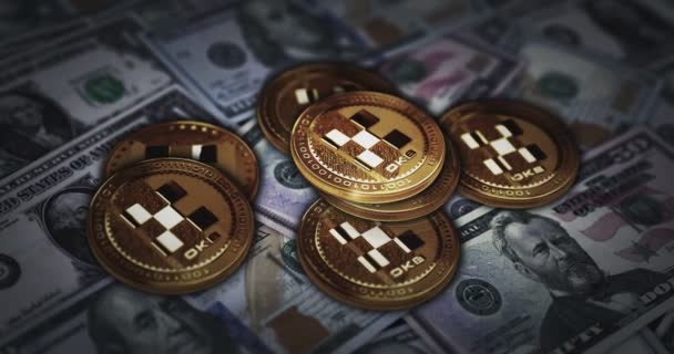 Okx Okb Cryptogeld Gouden Munt Boven Dollar Bankbiljetten Crypto Valuta — Stockvideo