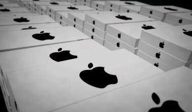 Poznan, Polonya, 27 Mart 2024: Apple ürün üretim hattı. Teknoloji şirketi. Karton paket fabrikası. Soyut konsept 3d illüstrasyon.