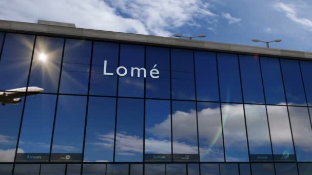 Avión Aterrizando Lomé Togo Llegada Ciudad Con Terminal Del Aeropuerto — Vídeos de Stock