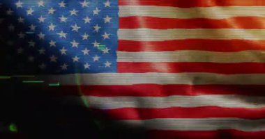 Amerikan bayrağı arıza gürültüsüyle dalgalanıyor. Amerika Birleşik Devletleri 'nin afişi pürüzsüz ve döngülü konsept animasyonu.