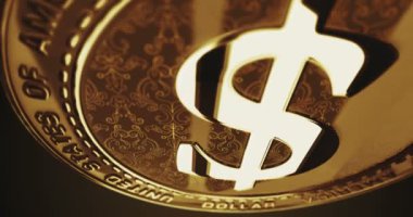 Amerikan Doları altın sikkesi dönüyor. Kamera 3 boyutlu metal parlaklıklar etrafında döner. Fintech, çevrimiçi ödeme ve dijital işlem soyut kavramı.