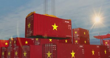 Vietnam ihracat ve ithalat konteynırları kargo vinci. Bir Vietnam bayrağıyla taşımacılık, yükleme ve taşımacılık işi.