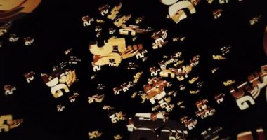 5G mobil kablosuz ağ ve akıllı telefon iletişim sembolü yağmur döngüsü. Soyut 3d altın metal döndürülmüş simge pürüzsüz ve çevrilebilir düşme animasyonu.