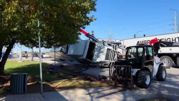 Vista Acidente Viação Com Caminhão Derrubado Bloqueando Tráfego Naperville Eua — Vídeo de Stock