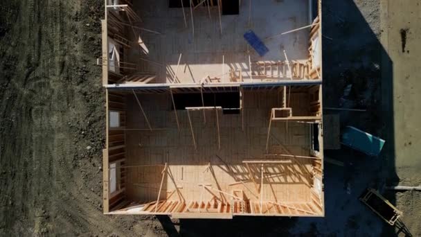 Lucht Uitzicht Een Nieuw Huis Aanbouw Hout Framing Balken Zonnige — Stockvideo