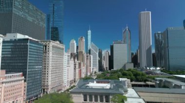 Chicago Illinois ABD hava aracı görüntüsü Chicago Downtown gökdeleni. Yüksek kalite 4k görüntü