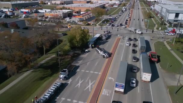 Vue Accident Route Avec Camion Renversé Bloquant Circulation Naperville États — Video