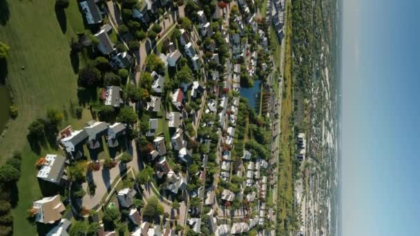 Drone View American Suburb Summertime Establishing Shot Neighborhood High Quality — kuvapankkivideo