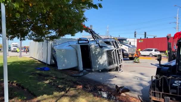 Vue Accident Route Avec Camion Renversé Bloquant Circulation Naperville États — Video