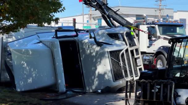Vista Acidente Viação Com Caminhão Derrubado Bloqueando Tráfego Naperville Eua — Vídeo de Stock