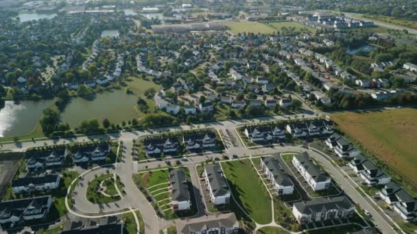 Drone View American Suburb Summertime Establishing Shot Neighborhood High Quality — Wideo stockowe