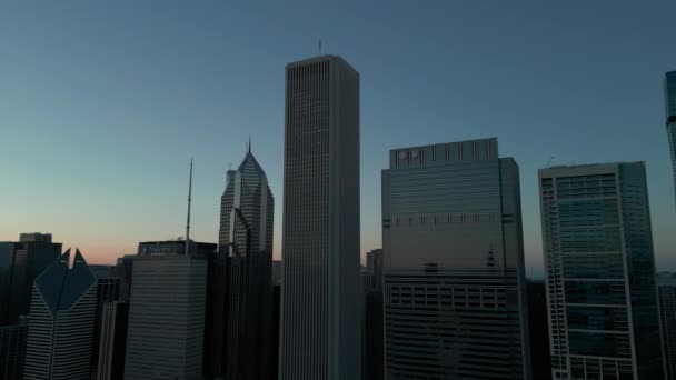 シカゴ イリノイ Usaシカゴ シルエット ダウンタウンの超高層ビルの空中映像 高品質4K映像 — ストック動画